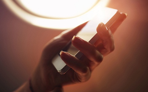 whats-thye-reason behind-switch-off-your-mobile-phones-in-planes