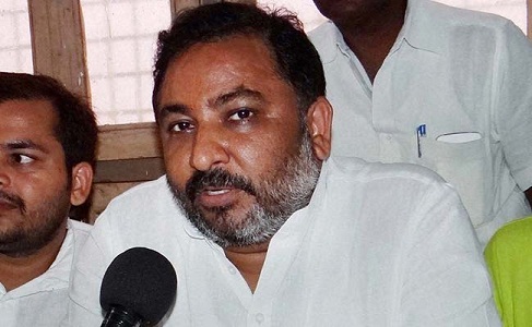  Dhayashankar Singh's tongue skidded