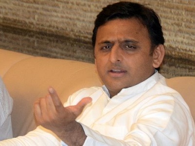 cm akhilesh yadav meeting with dm