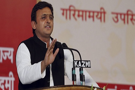 cm-akhilesh-flag-off-to-mulayam-sandesh-yatra