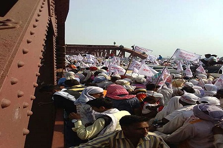 18 died in varanasi rajghat bridge 