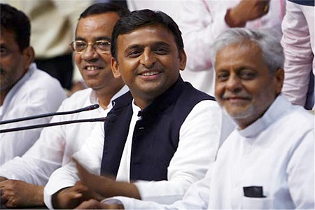 cm akhilesh yadav cabinet meeting