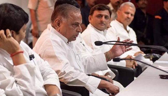 mulayam-singh-yadav-and-akhilesh-yadav-both-ready-for-truce-but