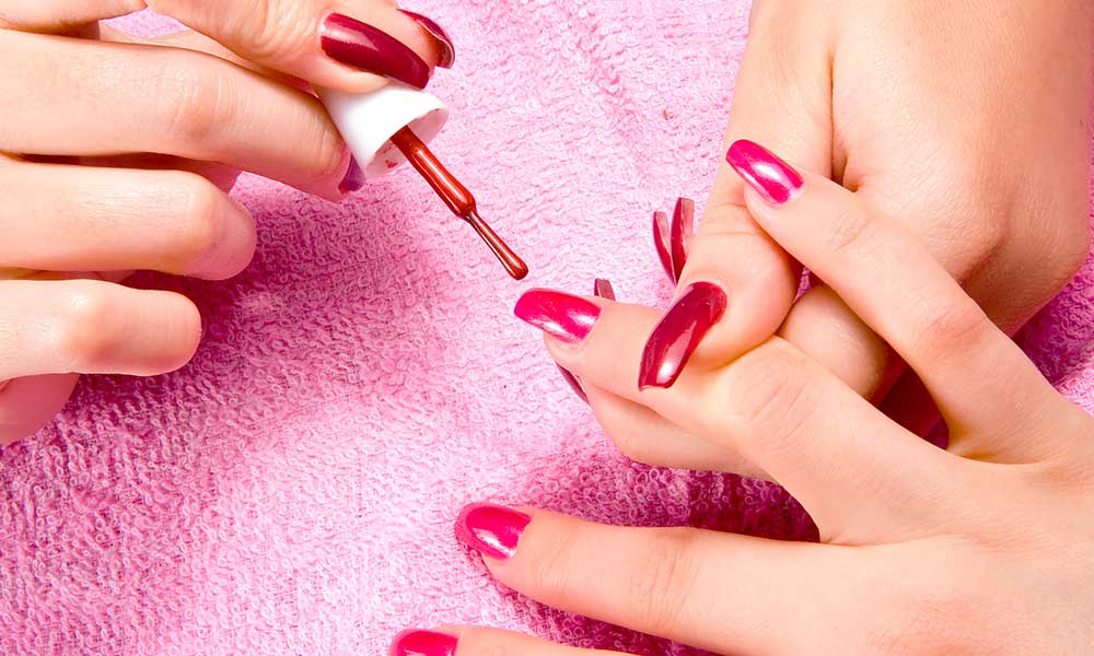 tips-to-get-strong-and-shiny-nails