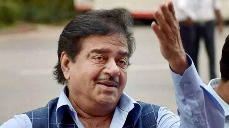 shatrughn-sinha-says-himself-best-crowd-puller