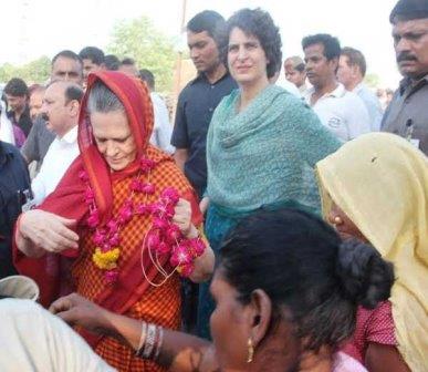 UP-RaeBareli-Congress-president-Sonia-Gandhi-arrived-visit-his-constituency-meeting-Monitoring-Committee-chaired-Censure-motion-passed-against-pm-Modi