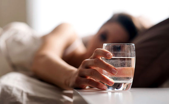 Put-a-glass-of-water-on-your-bed-while-sleeping-and-see-the-miracle