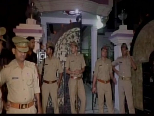 businessman-family-shot-dead-in-sitapur-triple-murder-on-cctv