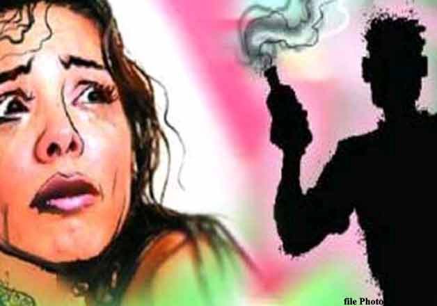 acid-attack-2-girls-barely-hospitol