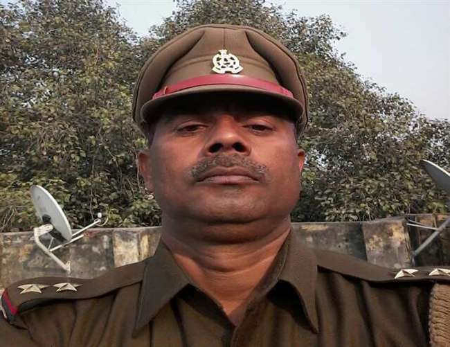 chitrakoot-sub-inspector-martyr-in-encounter-between-police-and-dacoit-in-chitrakoot