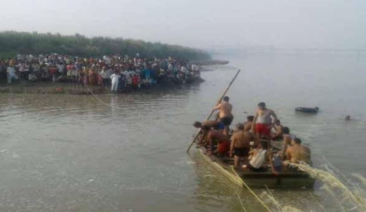 Big boat accident in UP's Baghpat, 22 people killed