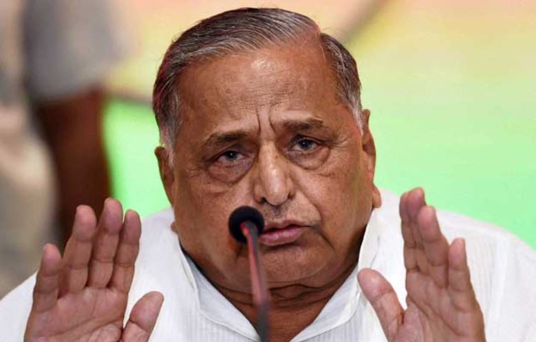 mulayam singh attack over akhilesh yadav 