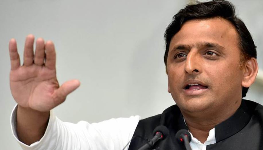 akhilesh yadav comment over cm yogi about noida visit