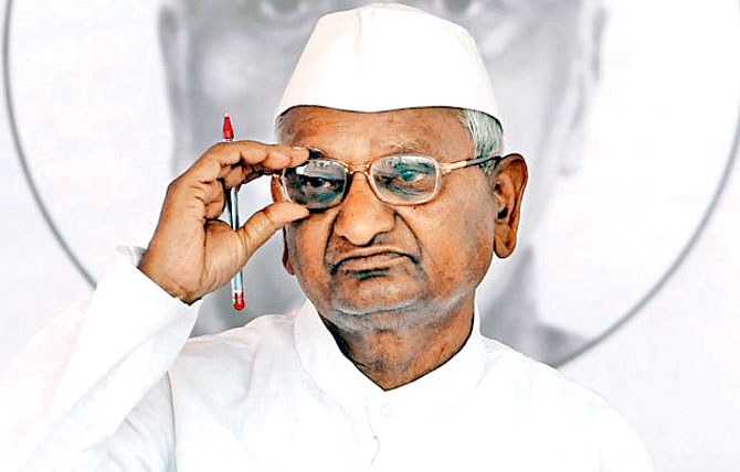 anna-hazare-second-day-of-hunger-strike