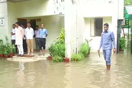 Yogi government minister official residence is not safe even after rain