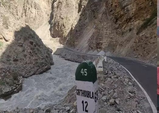  Uttarakhand Chamoli: Broken glacier near BRO camp, 8 killed, relief work going on