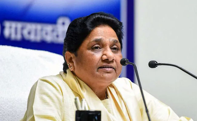 Fear, corruption, discrimination, again Mayawati showers on Yogi government