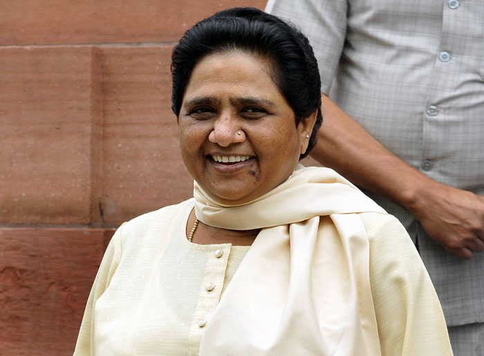 Mayawati's big action during the by-election, expelled five leaders from BSP