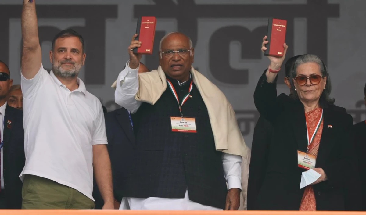 Modi's confidence is gone, Shah's hands are shaking - Rahul Gandhi